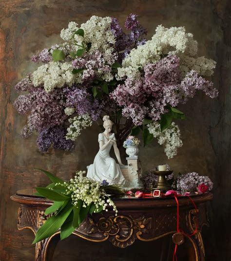 Натюрморт с цветами | Light painting photography, Floral painting ...
