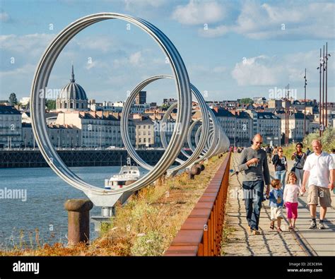 Daniel Buren Sculpture Hi Res Stock Photography And Images Alamy