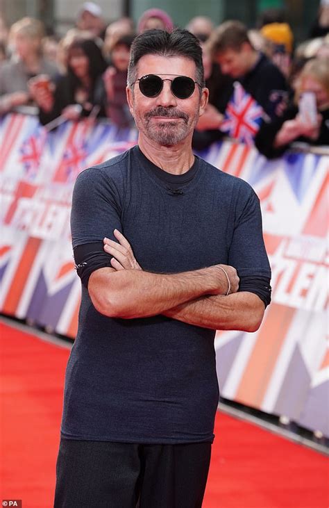 Slim Simon Cowell Looks Strikingly Different In Round Sunglasses As He