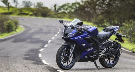 Yamaha YZF R15 V4 : Price, Features, Specifications