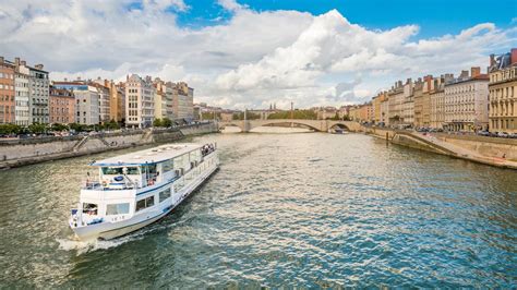 Les Bateaux Lyonnais Des Croisi Res Magiques Pour Red Couvrir Lyon Au