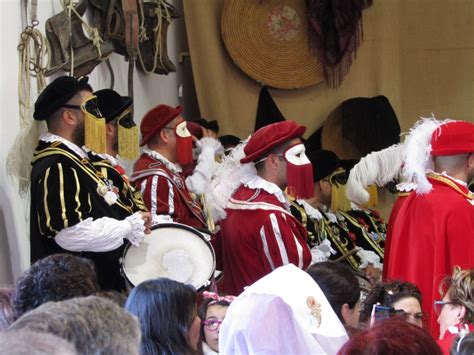 La Vestizione De Su Componidori Alla Sartiglia Di Oristano Sardinia Mood