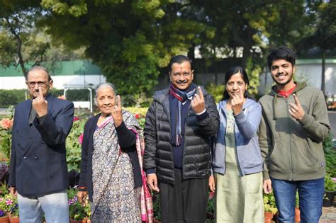 Arvind Kejriwal & family cast vote - The English Post - Breaking News, Politics, Entertainment ...