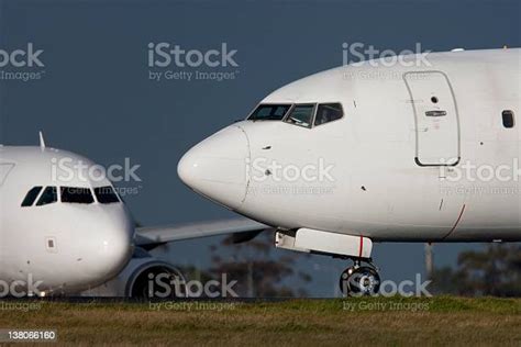 Boeing 737 Nose Close Up Stock Photo - Download Image Now - Aerospace ...