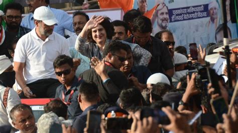 Priyanka Gandhi Joins Bharat Jodo Nyay Yatra In Dharavi Mumbai Times