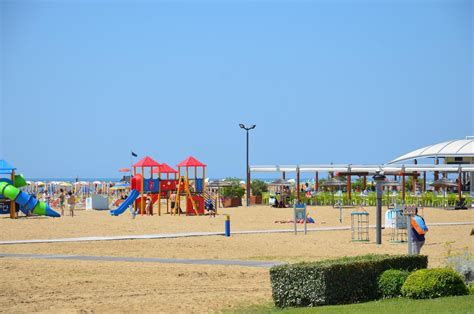 Summer holidays on the beach of Bibione, in Italy - Europa Tourist Group