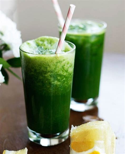 Parsley Green Smoothie Recipe — Eatwell101