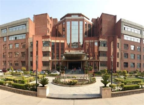 Amity Law School, Noida, Uttar Pradesh - Careerindia