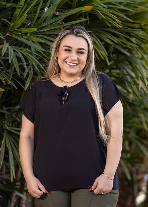 Blusa Plus Size Feminina Em Viscose Preta Estilo Próprio Moda