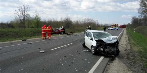 Ketten meghaltak Súlyos baleset a 4 es főúton fotók