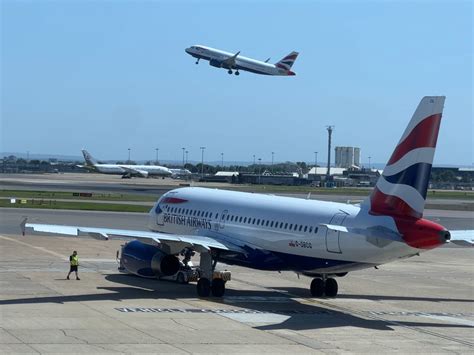 Travel Chaos Over Bank Holiday Weekend As Ba And Easyjet Cancel Dozens