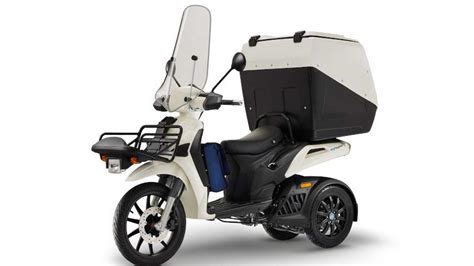 The Piaggio Mymover Is A Cute Delivery Three Wheeled Moped