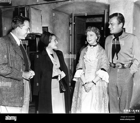 King Vidor Set Visitor Ruth Gordon Lillian Gish And Joseph Cotten On