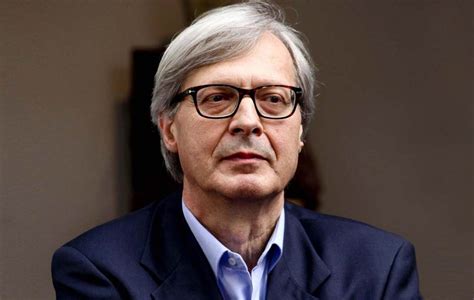 Vittorio Sgarbi La Corsa In Ospedale Operato D Urgenza Proprio Al