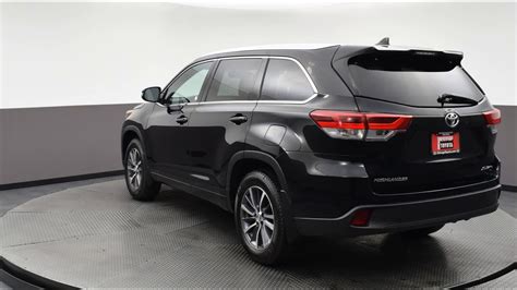 Black Toyota Highlander