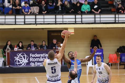 Opt Echipe Un Singur Trofeu I Un Baschet Spectacol Garantat Cupa