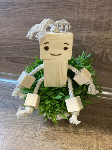 Фигурка декоративная Деревянный человечек атр {} - купить по доступным ...