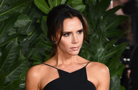 Victoria Beckham Με πιο μακριά μαλλιά από ποτέ και το τέλειο nude