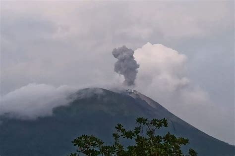 Pvmbg Gunung Ile Lewotolok Erupsi Aktivitas Terus Peningkatan