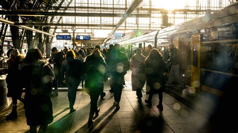 Zugverkehr Um Bremen Normalisiert Sich Nach Sturmtief Bernd Langsam