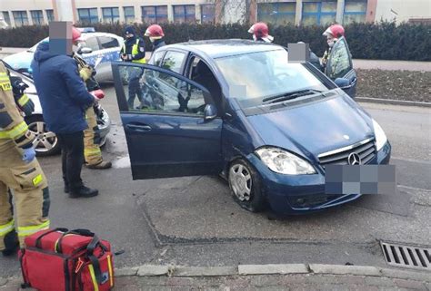 Policjanci pracowali na miejscu dwóch kolizji sprawcy ukarani wysokimi