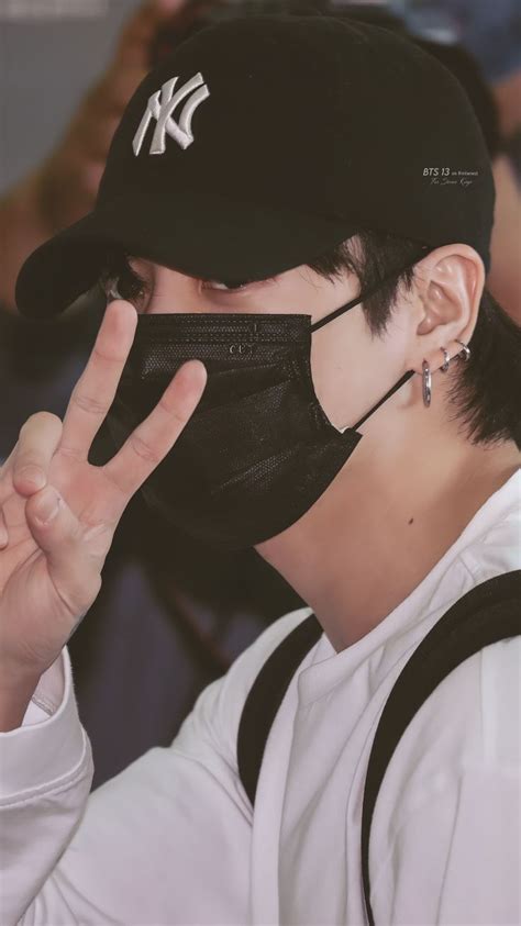 JUNGKOOK WALLPAPER HD [airport 2022] | Jeon jungkook photoshoot ...