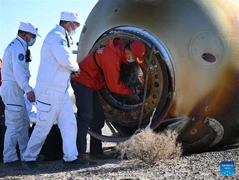 Todos Los Astronautas De Shenzhou Salen De C Psula De Retorno