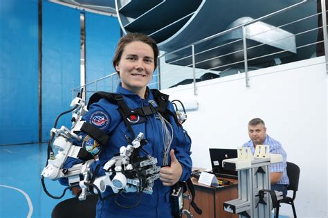 Женщина-космонавт Анна Кикина из Новосибирска вошла в состав экипажа ...