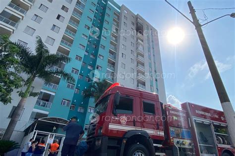 Prédio é evacuado após incêndio em apartamento na Avenida Campinas