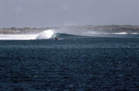 Surf Raijua, Surf Holidays & Vacations - Yeeew!