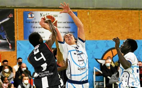 Basket NM3 Hennebont reste invaincu à domicile Le Télégramme