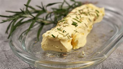 How to Use Rosemary in Cooking: 6 Delicious Ways