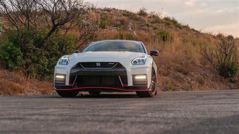 First Drive Review 2020 Nissan GT R Nismo Proves Godzilla Gets Better