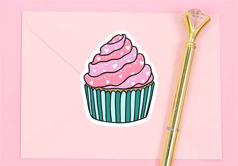 How to Draw a Cupcake | Design School