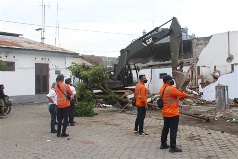 Gandeng Tni Polri Kai Tertibkan Bangunan Liar Di Tanah Asetnya