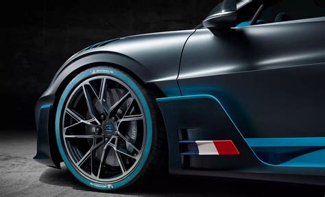 BUGATTI Divo Specs & Photos - 2018, 2019, 2020, 2021, 2022, 2023, 2024 ...