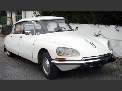 Location CITROËN DS 20 Pallas de 1973 pour mariage Charente