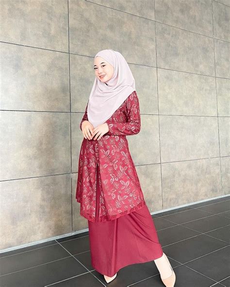 Pin By Sham On Kebaya Kebaya Satin Kebaya Satin Fashion Kebaya