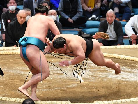 “令和の怪物”落合が初黒星「前のめりにいきすぎた」先場所から続いていた連勝は8で止まる 大相撲写真ニュース 日刊スポーツ