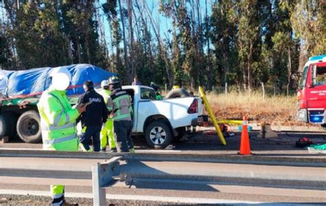 Fatal Accidente En La Ligua Camioneta Qued Incrustada En Cami N