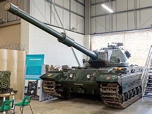 VEICULOS E ARMAMENTOS MILITARES FV 214 Conqueror também conhecido