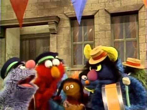 Sesame Street Harvey Kneeslapper's Sticky Four Joke - VidoEmo - Emotional Video Unity