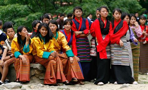 bhutan traditional dress name - Lightly Memoir Photo Gallery