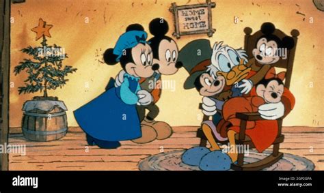 Mickey S Christmas Carol From Left Minnie Mouse Mickey Mouse