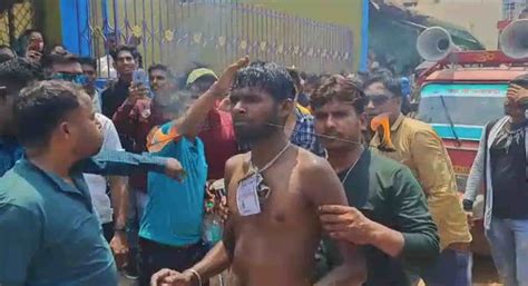 Seraikela: Shiva devotees Endure Painful Rituals in Display of Bhakti ...