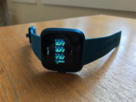 Fitbit Versa Lite Smartwatch Review Low Price But Not As Useful Fortune