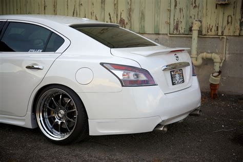 Nissan Maxima Stillen Body Kit