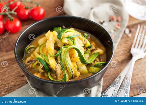 Zucchini Fettuccine Butternut Creme Sauce Stock Image Image Of Fettuccine Sauce 119261673