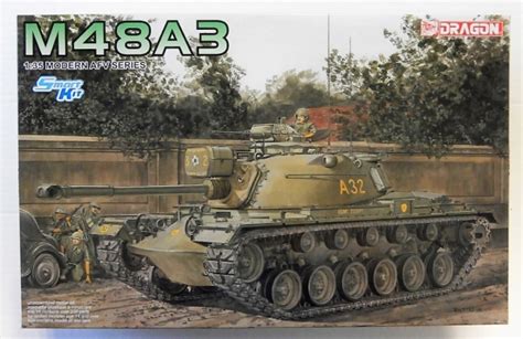 Modellino Kit Di Montaggio Carri Armati Tank Dragon M48 A3 Kit 135