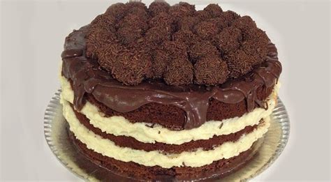 Naked Cake De Chocolate Recheio De Cocada E Leite Condensado